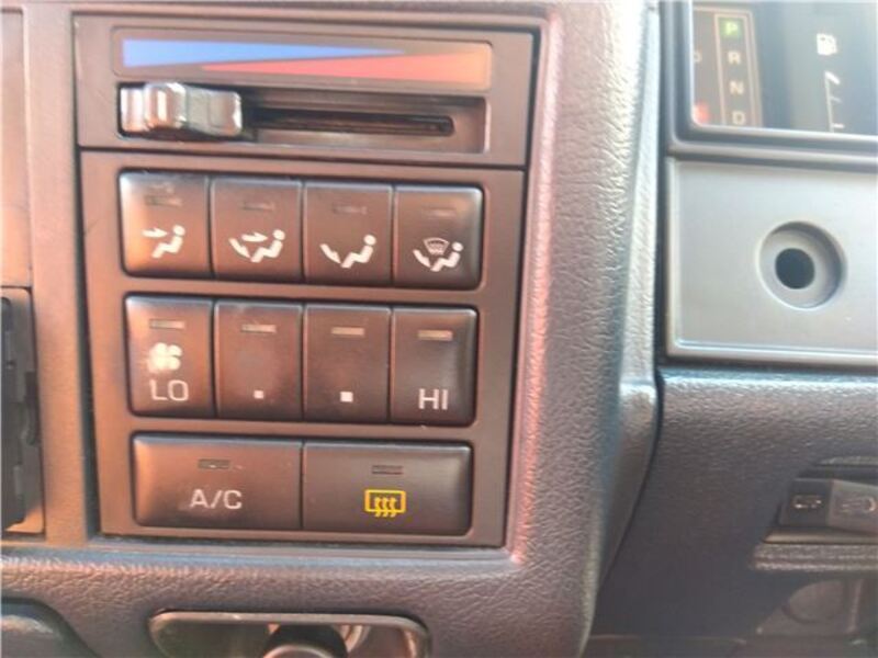 CROWN VAN