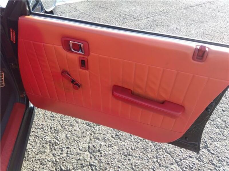 CROWN VAN