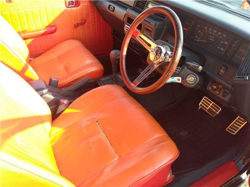 CROWN VAN