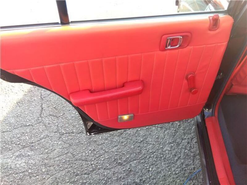 CROWN VAN