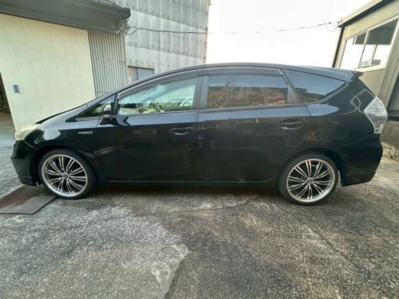 PRIUS ALPHA