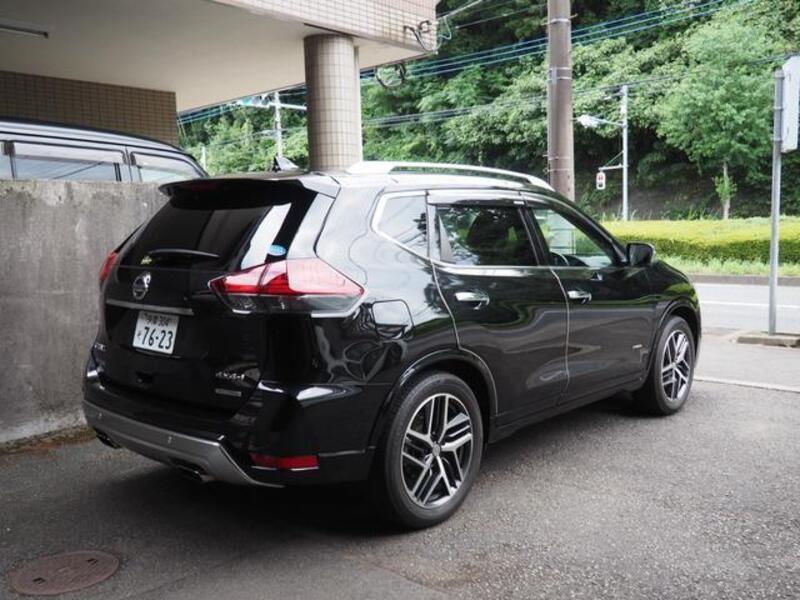 X-TRAIL