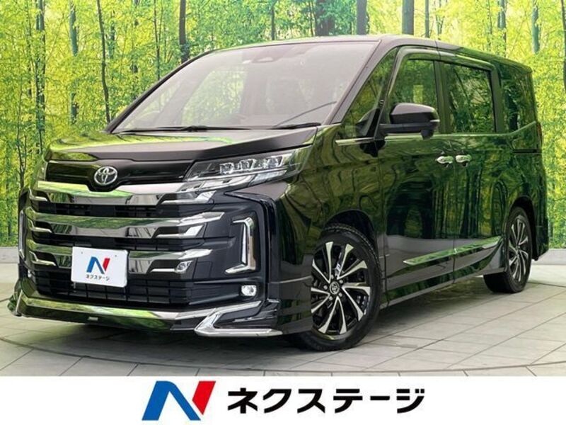 TOYOTA NOAH