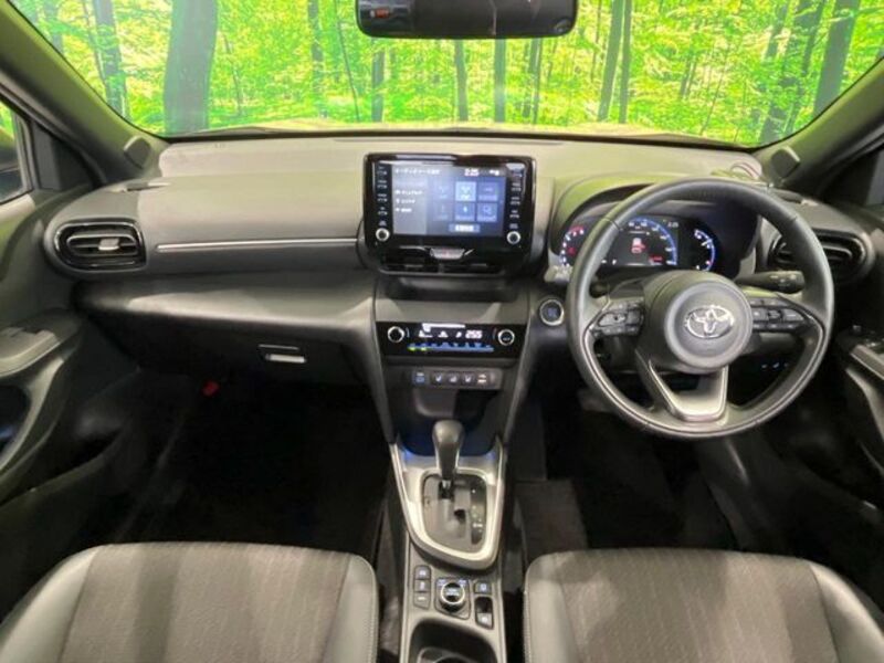 YARIS CROSS