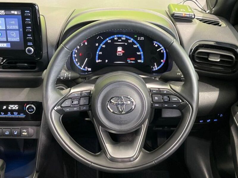 YARIS CROSS