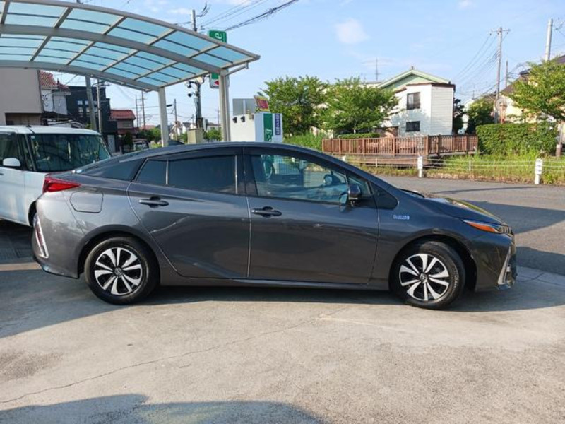 PRIUS PHV