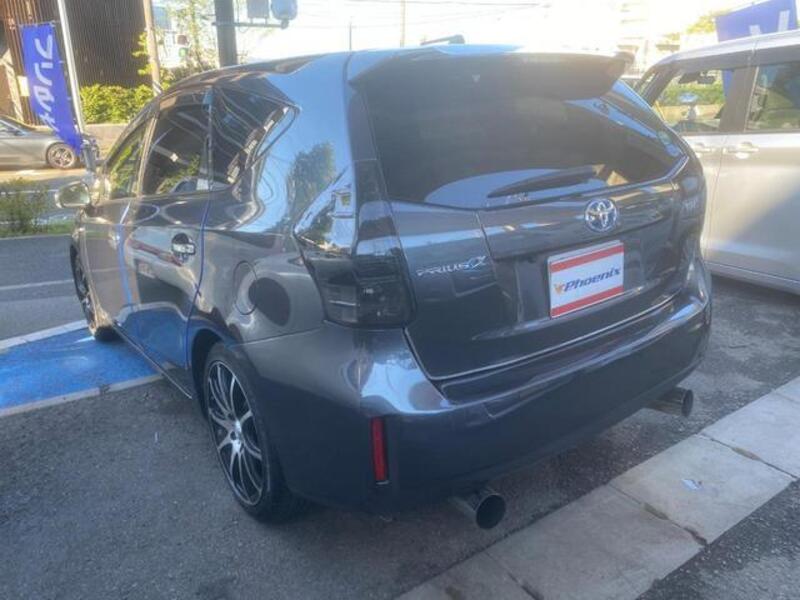 PRIUS ALPHA
