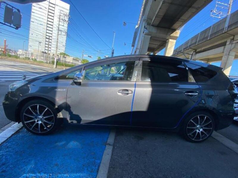 PRIUS ALPHA