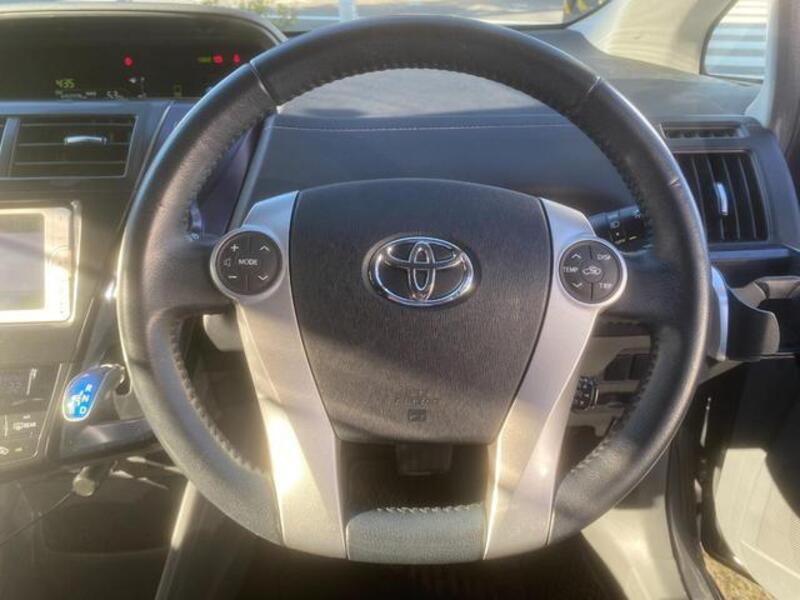 PRIUS ALPHA