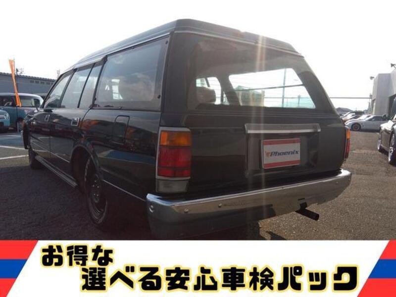 CROWN VAN