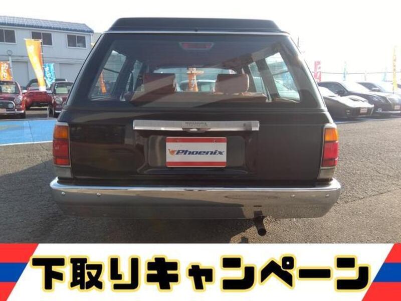 CROWN VAN