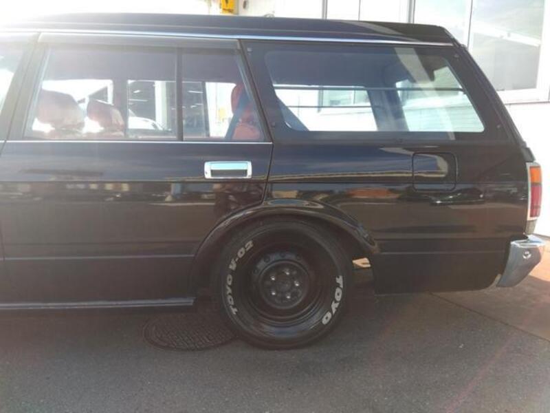 CROWN VAN
