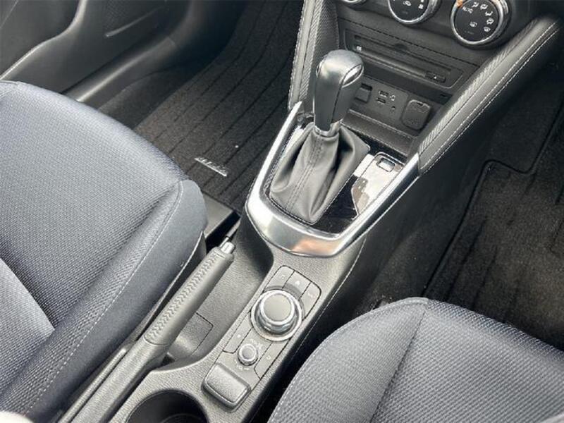 MAZDA2