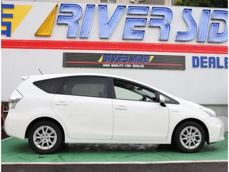 PRIUS ALPHA