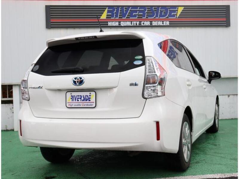 PRIUS ALPHA