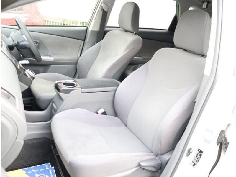 PRIUS ALPHA