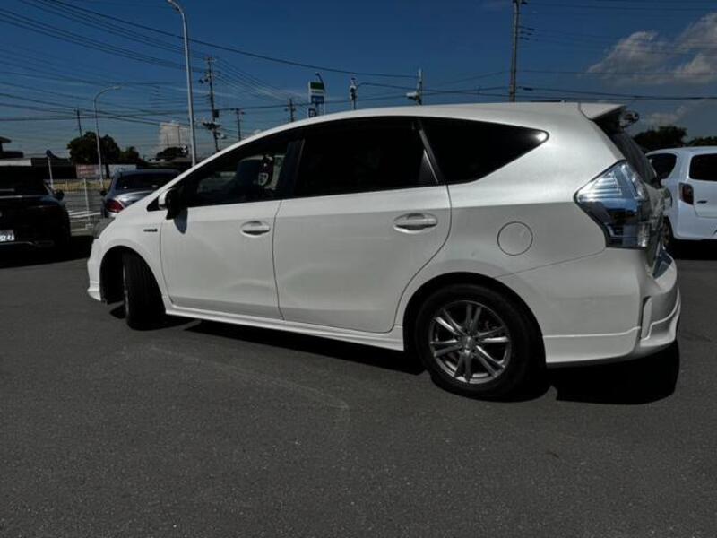 PRIUS ALPHA