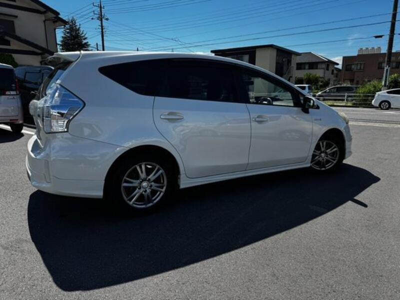 PRIUS ALPHA