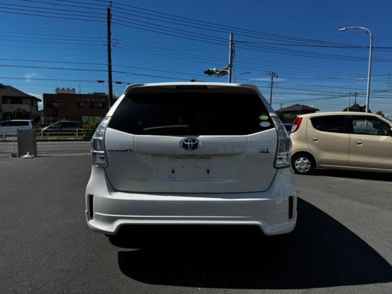 PRIUS ALPHA