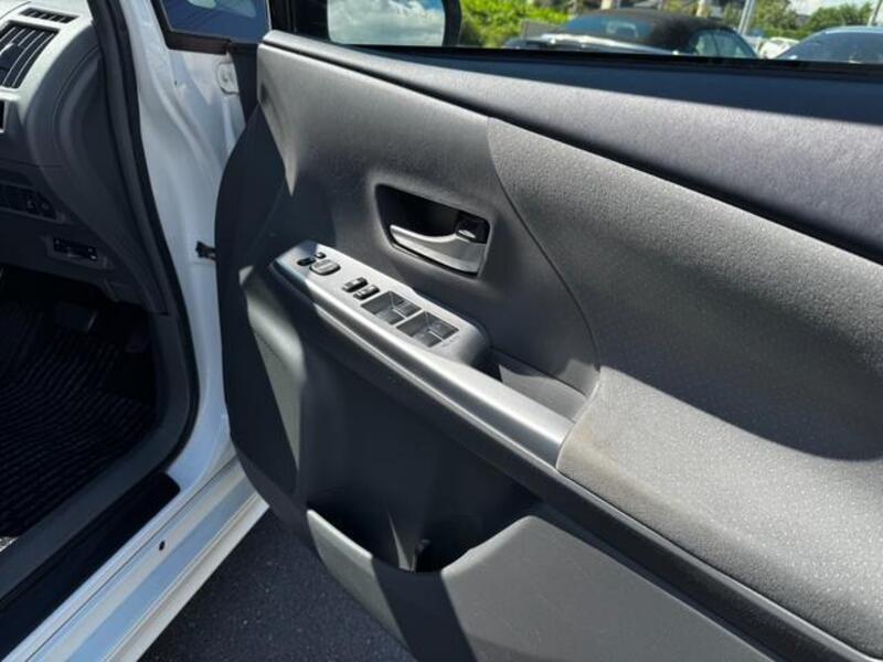 PRIUS ALPHA