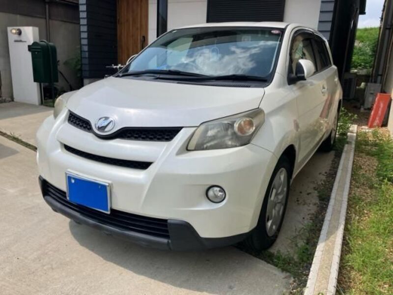 TOYOTA IST