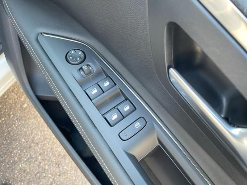 3008