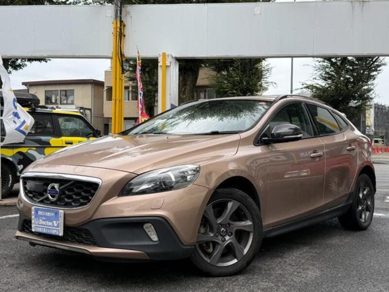 VOLVO V40