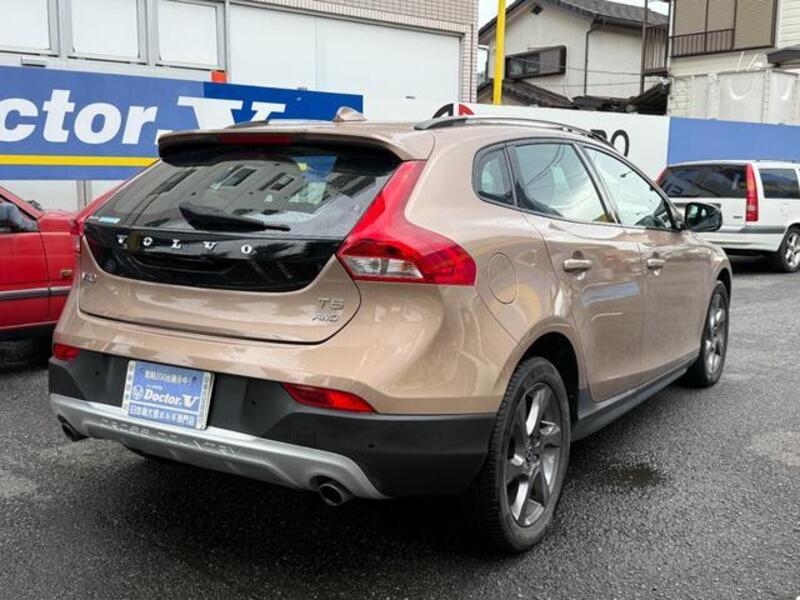 V40
