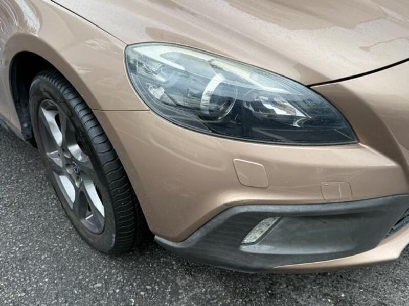 V40