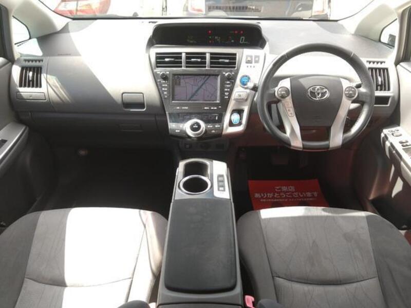 PRIUS ALPHA
