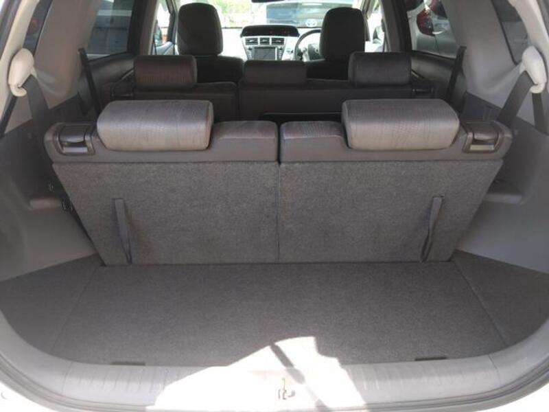 PRIUS ALPHA