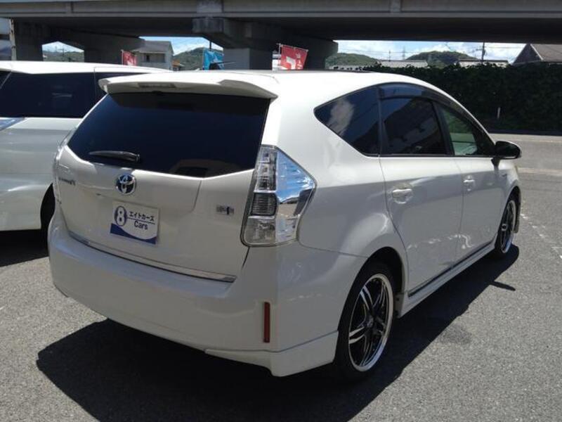 PRIUS ALPHA