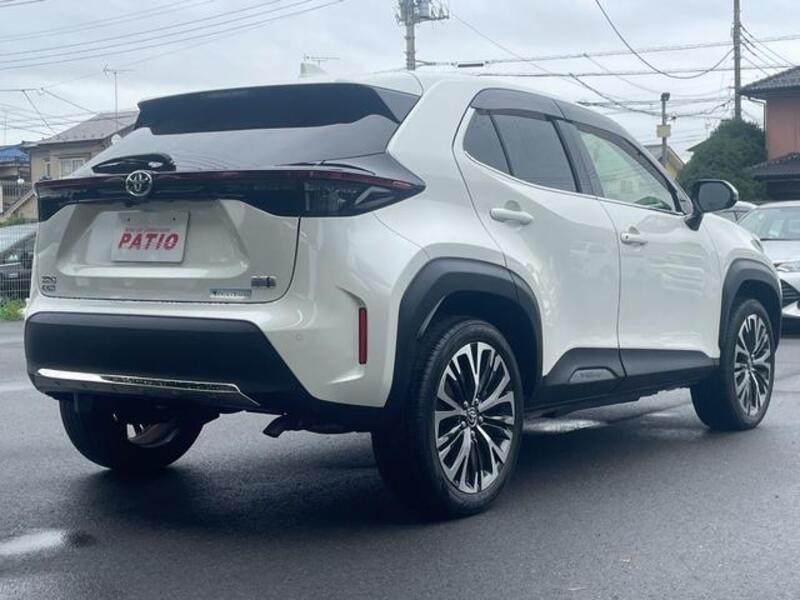 YARIS CROSS