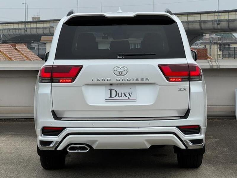 LAND CRUISER
