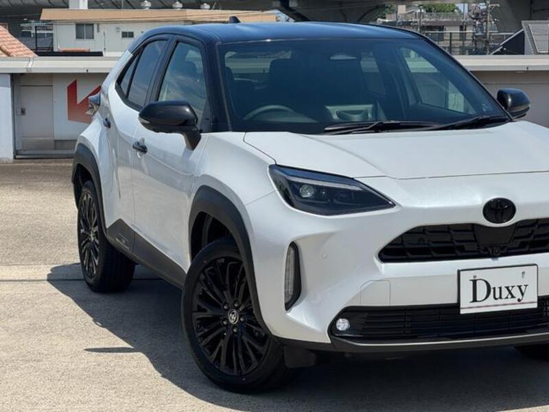 YARIS CROSS