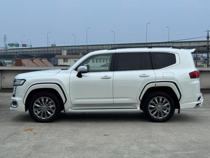 LAND CRUISER