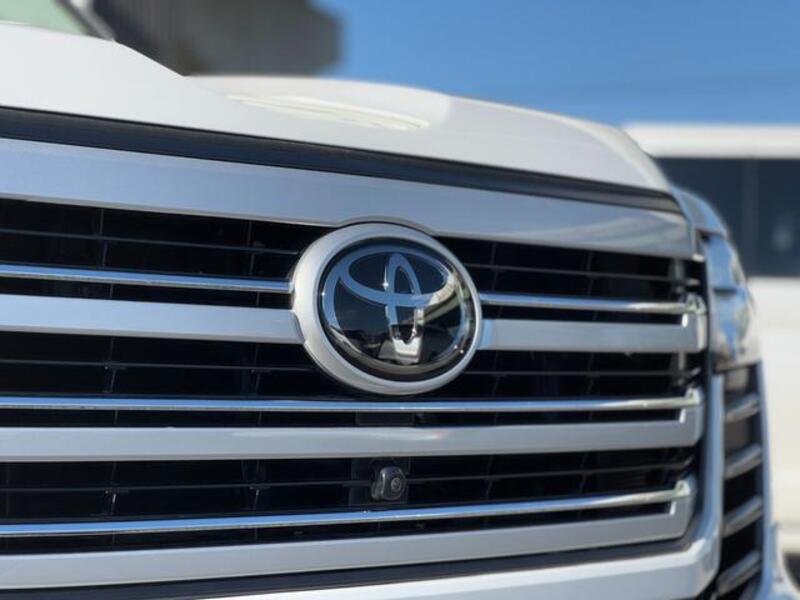 LAND CRUISER