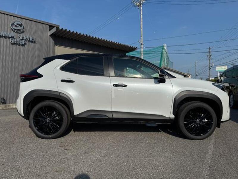 YARIS CROSS