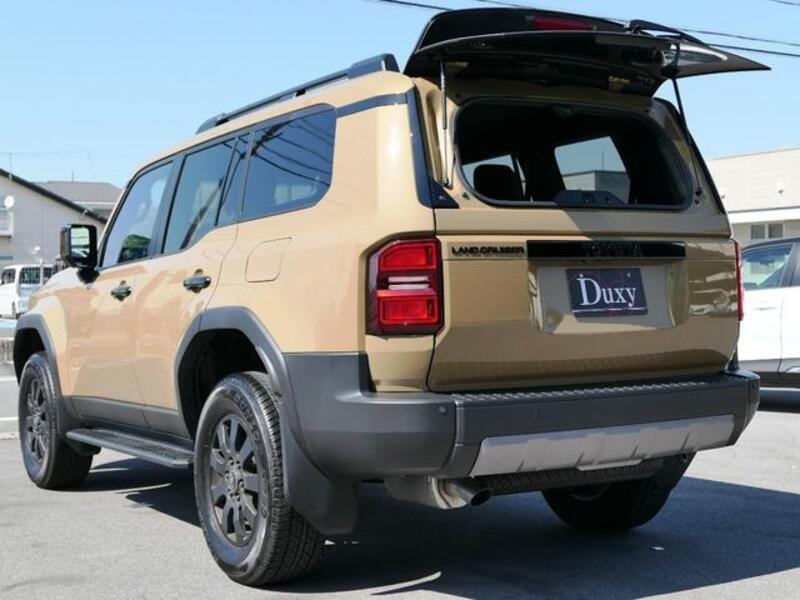 LAND CRUISER 250