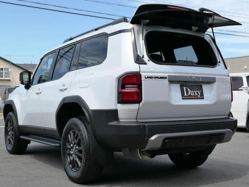 LAND CRUISER 250