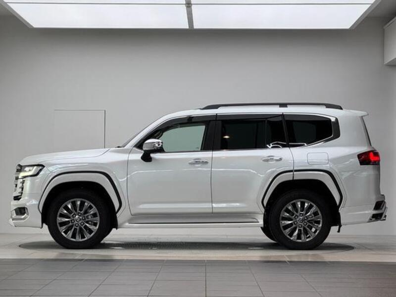 LAND CRUISER