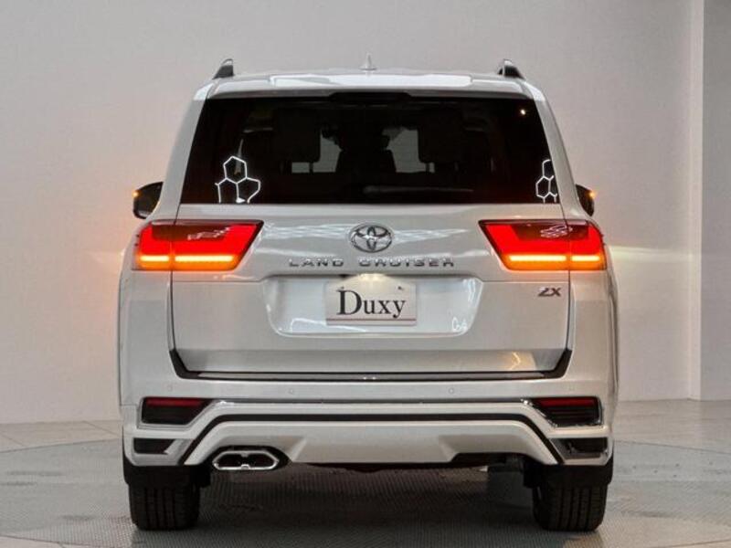 LAND CRUISER