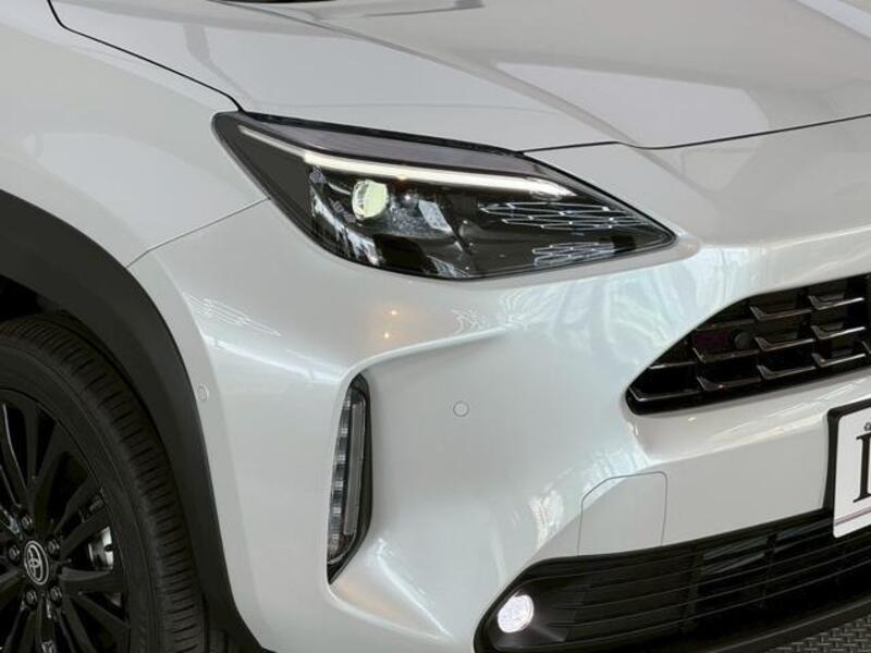 YARIS CROSS