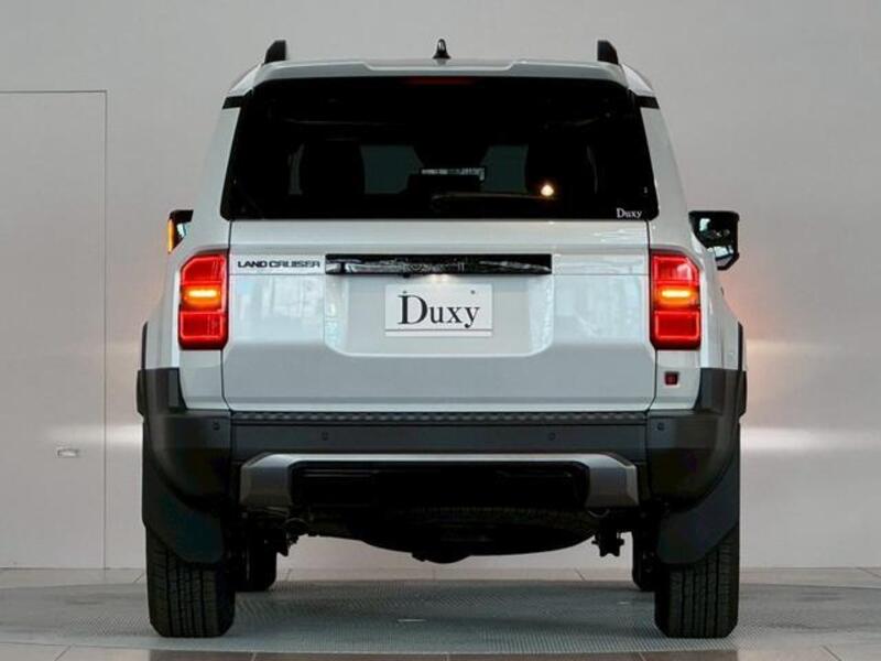 LAND CRUISER 250