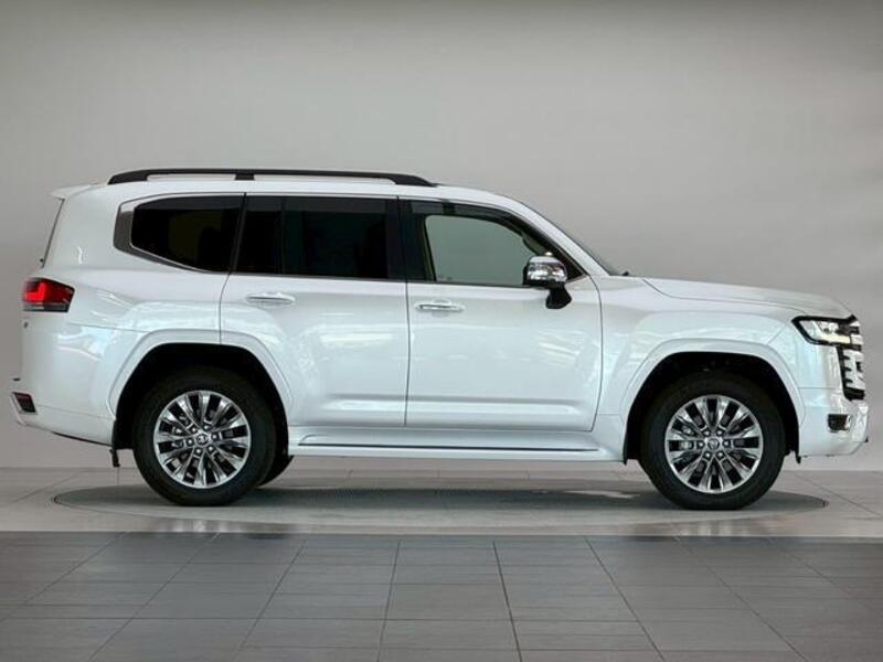 LAND CRUISER