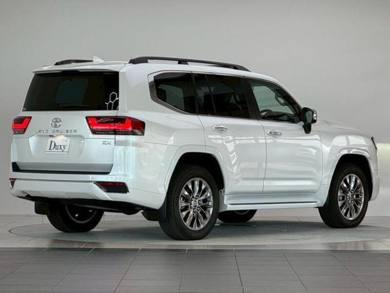LAND CRUISER