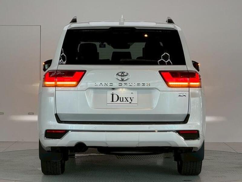 LAND CRUISER