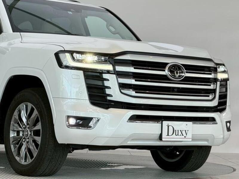 LAND CRUISER