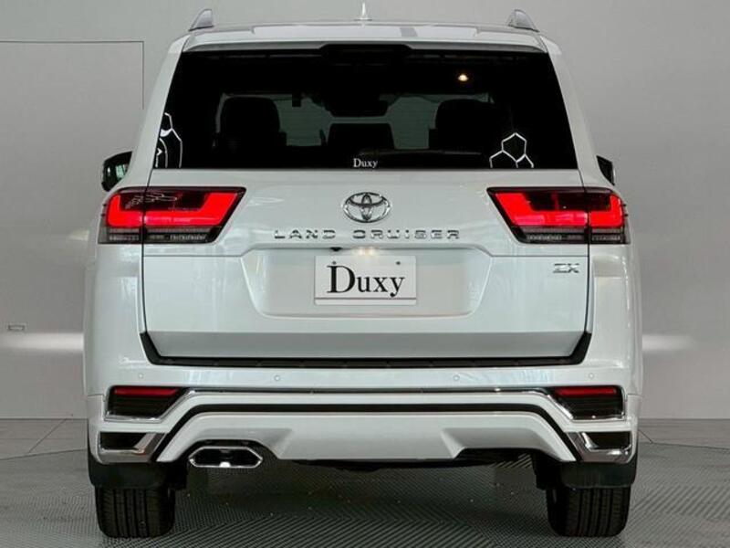 LAND CRUISER
