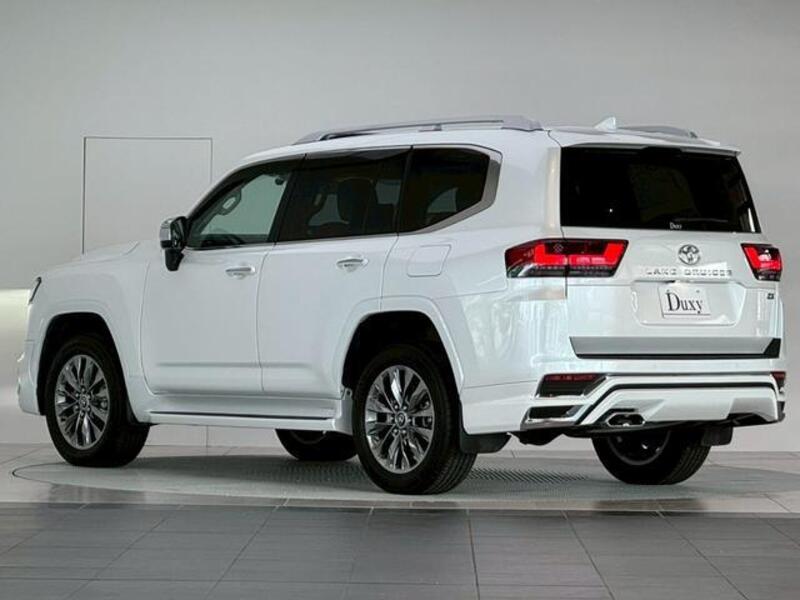 LAND CRUISER